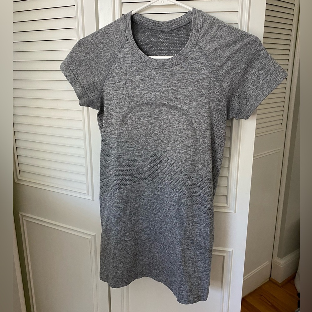 Lululemon Swiftly Tech Short-Sleeve Shirt 2.0 *Hip Length